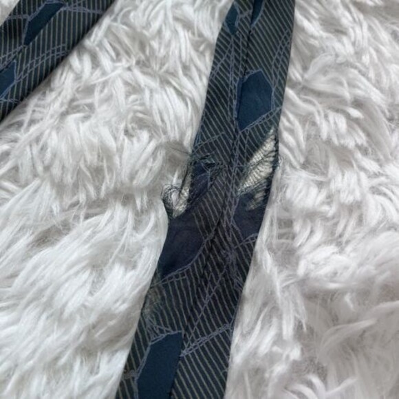 GIORGIO ARMANI Men's 100% Silk Necktie ITALY Designer PAISLEY Blue/Black - Picture 3 of 4